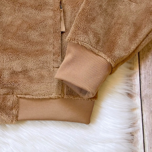 The North Face Women’s Luxe Osito Full Zip Jacket - Picture 3 of 10